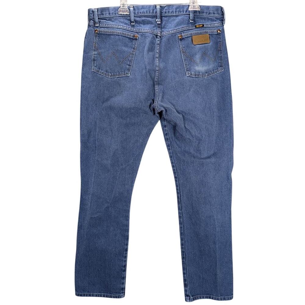 Wrangler Jeans Mens 40 X 34 Blue Denim Straight Medium Wash 13MWZ Western Rodeo